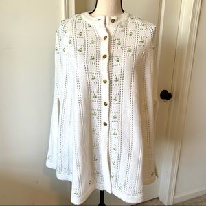 Vintage SWEATER BEE BANFF Floral Poncho Cape—S/M